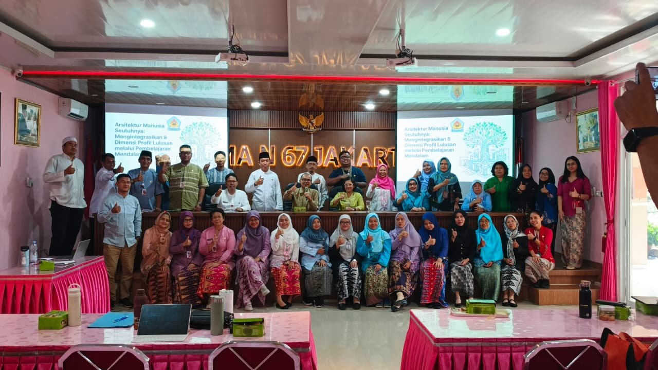 PELATIHAN 8 DIMENSI PROFIL LULUSAN